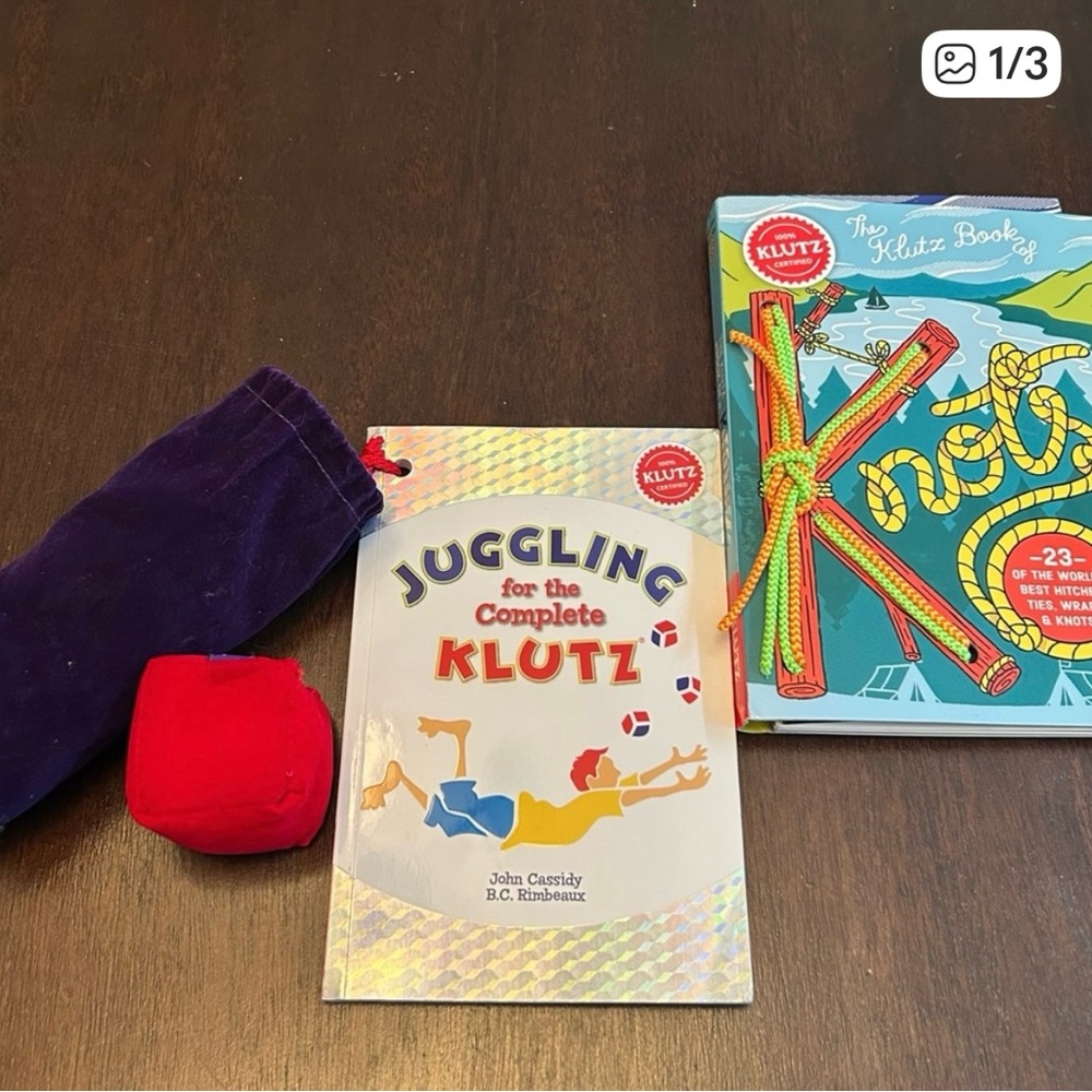 Klutz Juggling Kit with Book and Balls